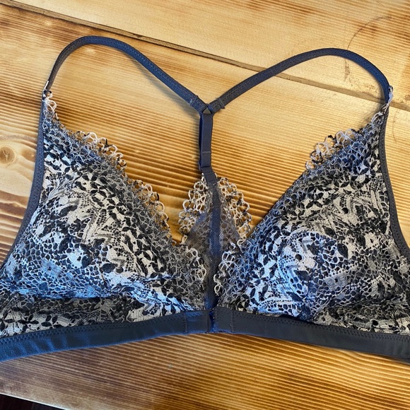 Victoria's Secret Other - 🌻 Victoria’s Secret Bralette, medium